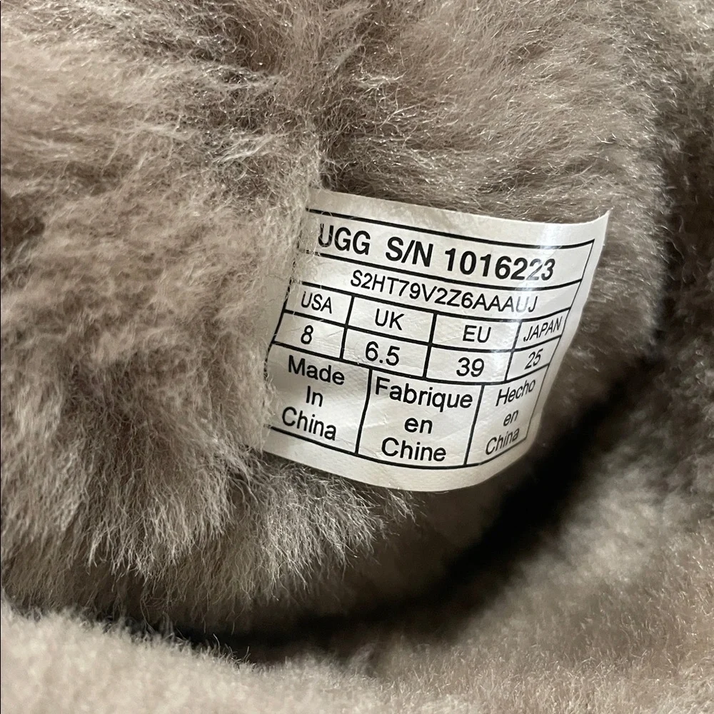 UGG Classic Short Boot Gray Size 8 - Picture 10 of 11